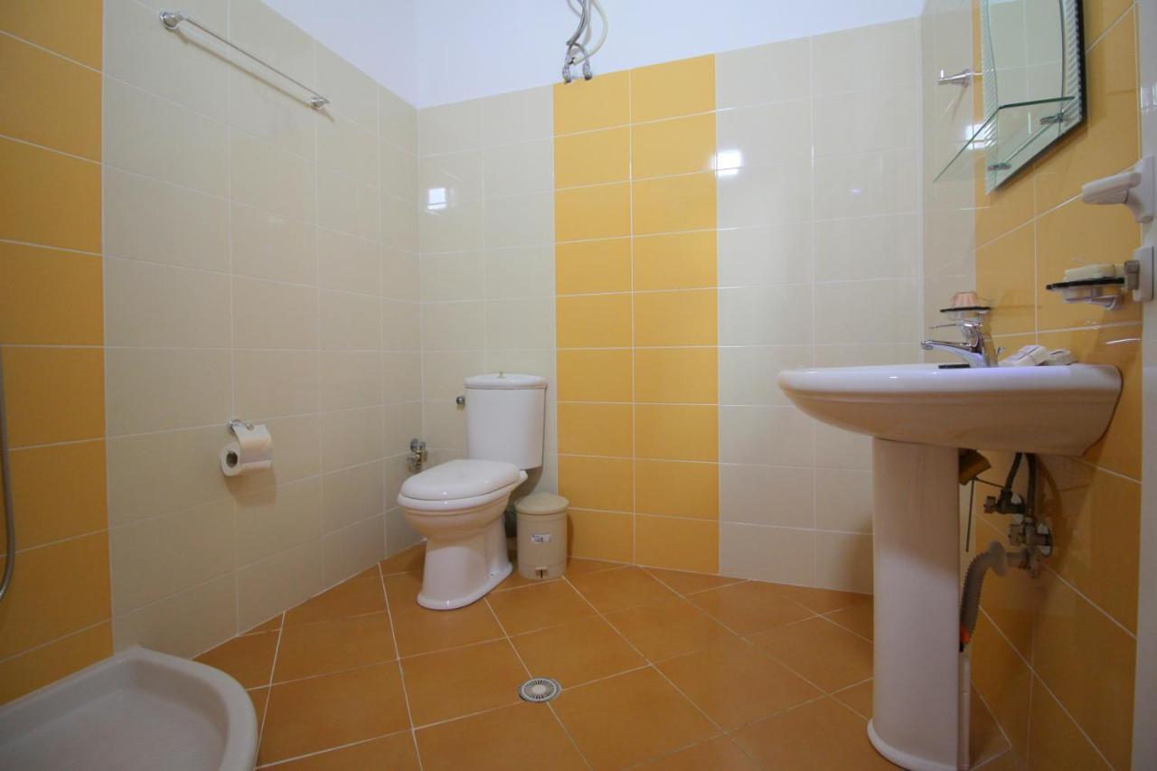 Atlantis Apartments Sarandë Exteriör bild