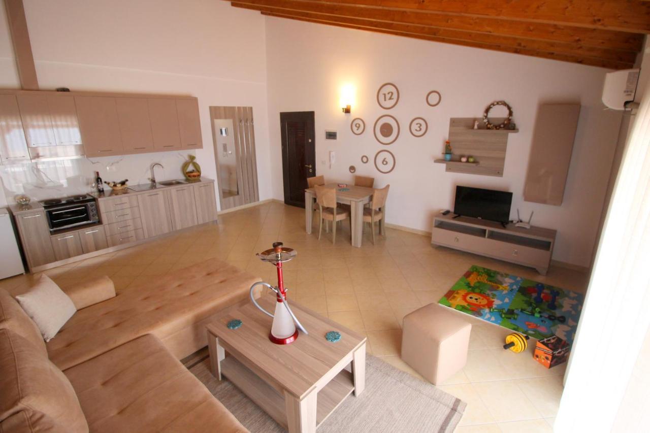 Atlantis Apartments Sarandë Exteriör bild