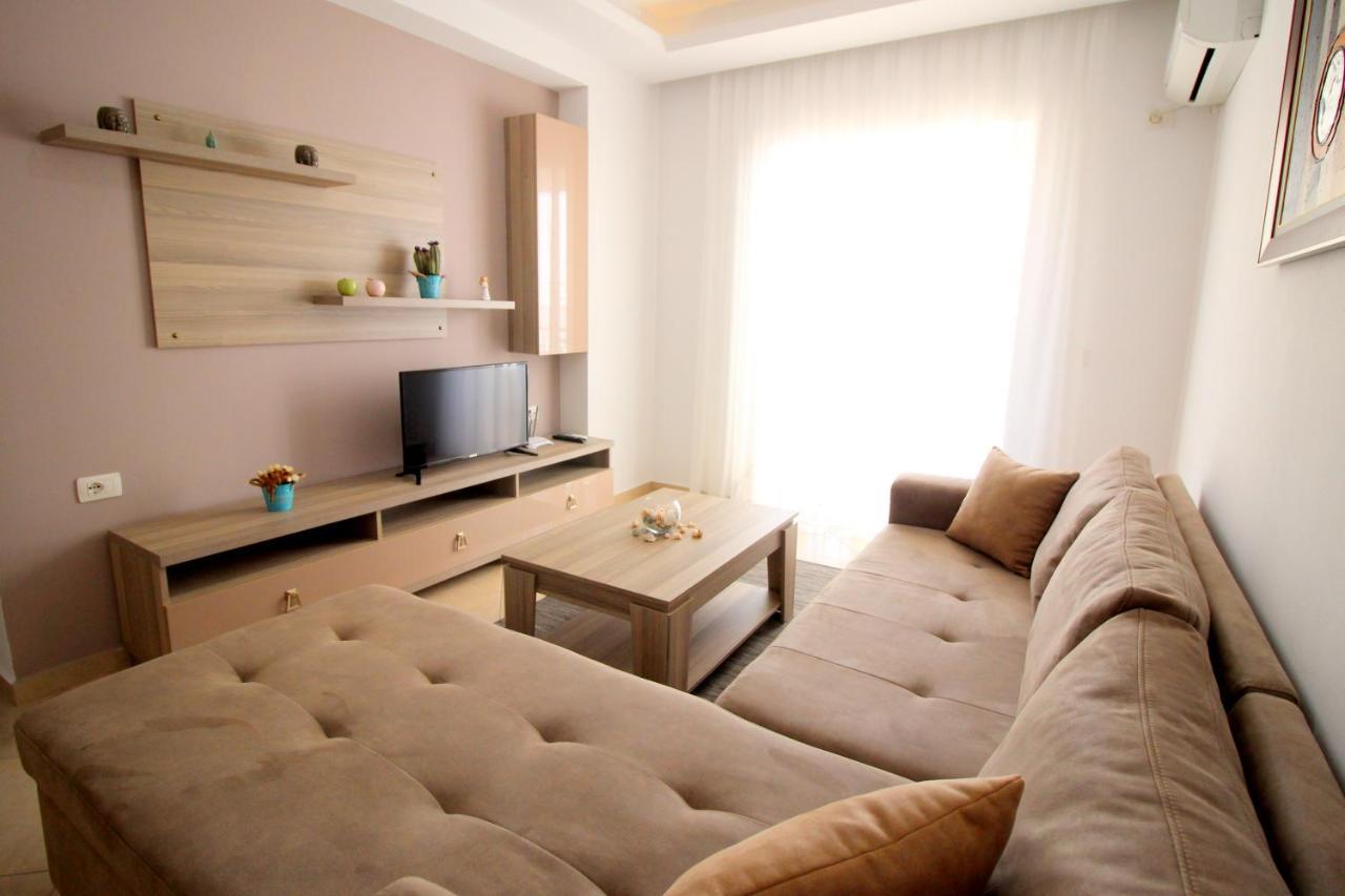 Atlantis Apartments Sarandë Exteriör bild