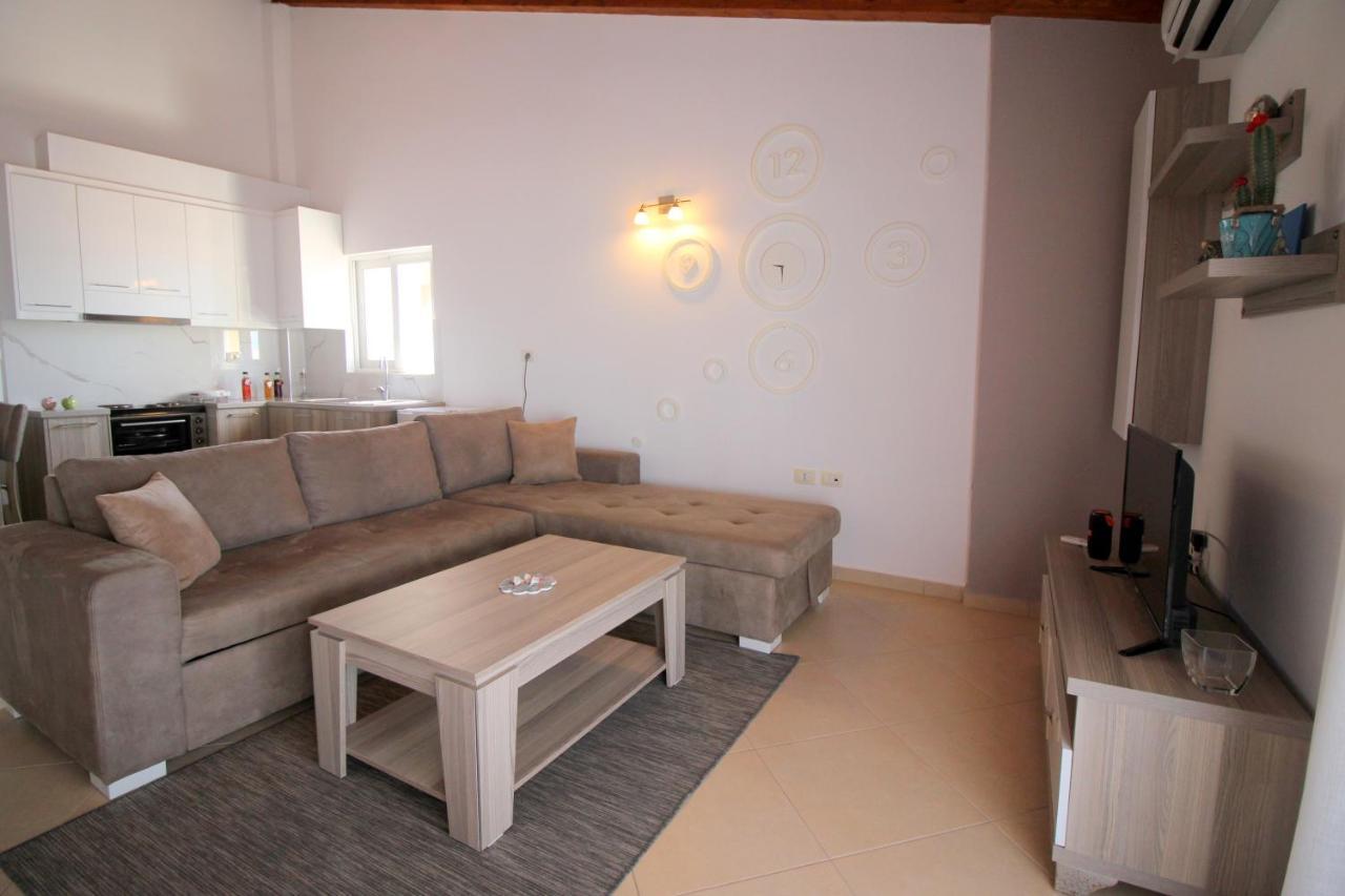 Atlantis Apartments Sarandë Exteriör bild