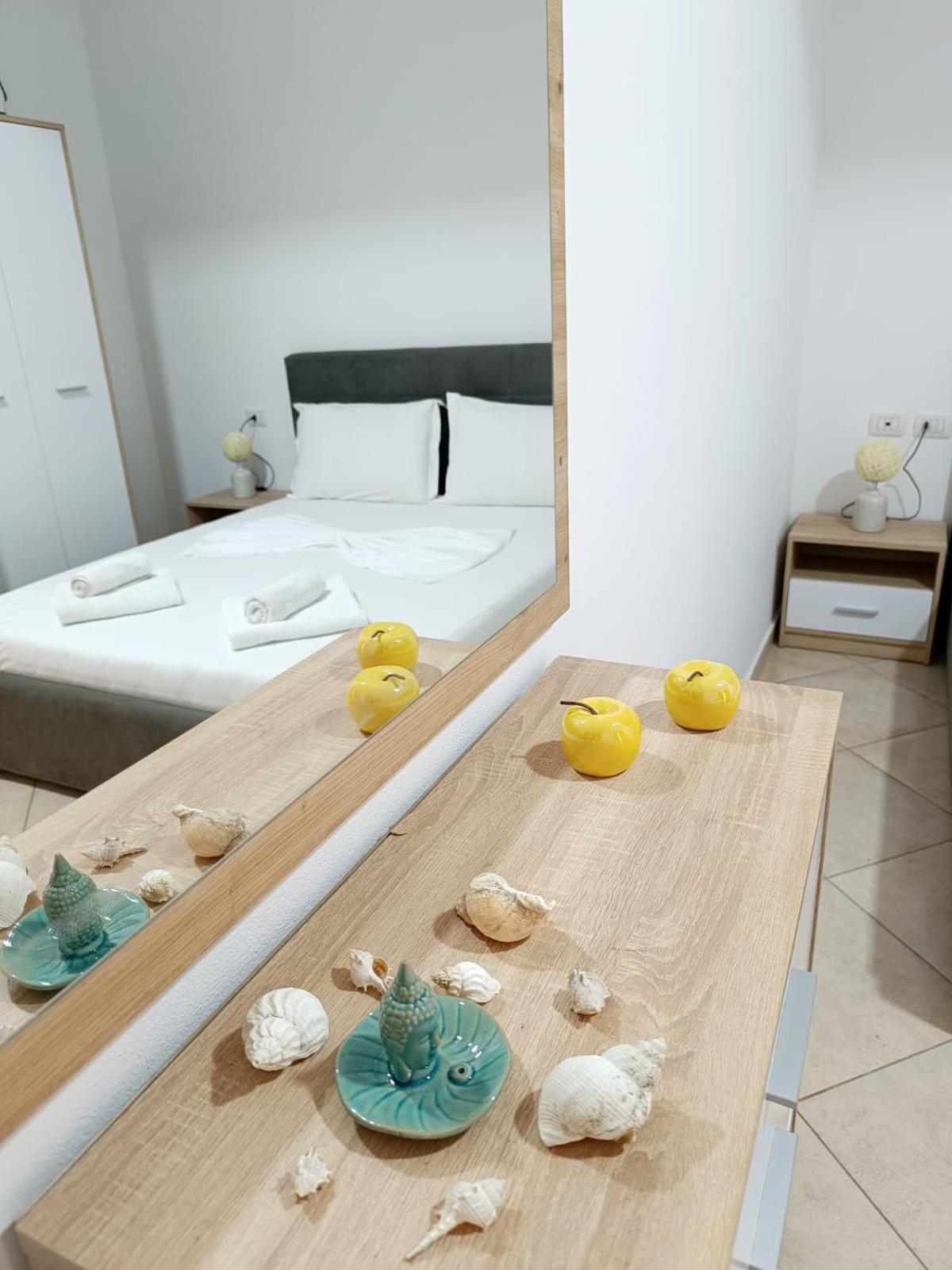 Atlantis Apartments Sarandë Exteriör bild