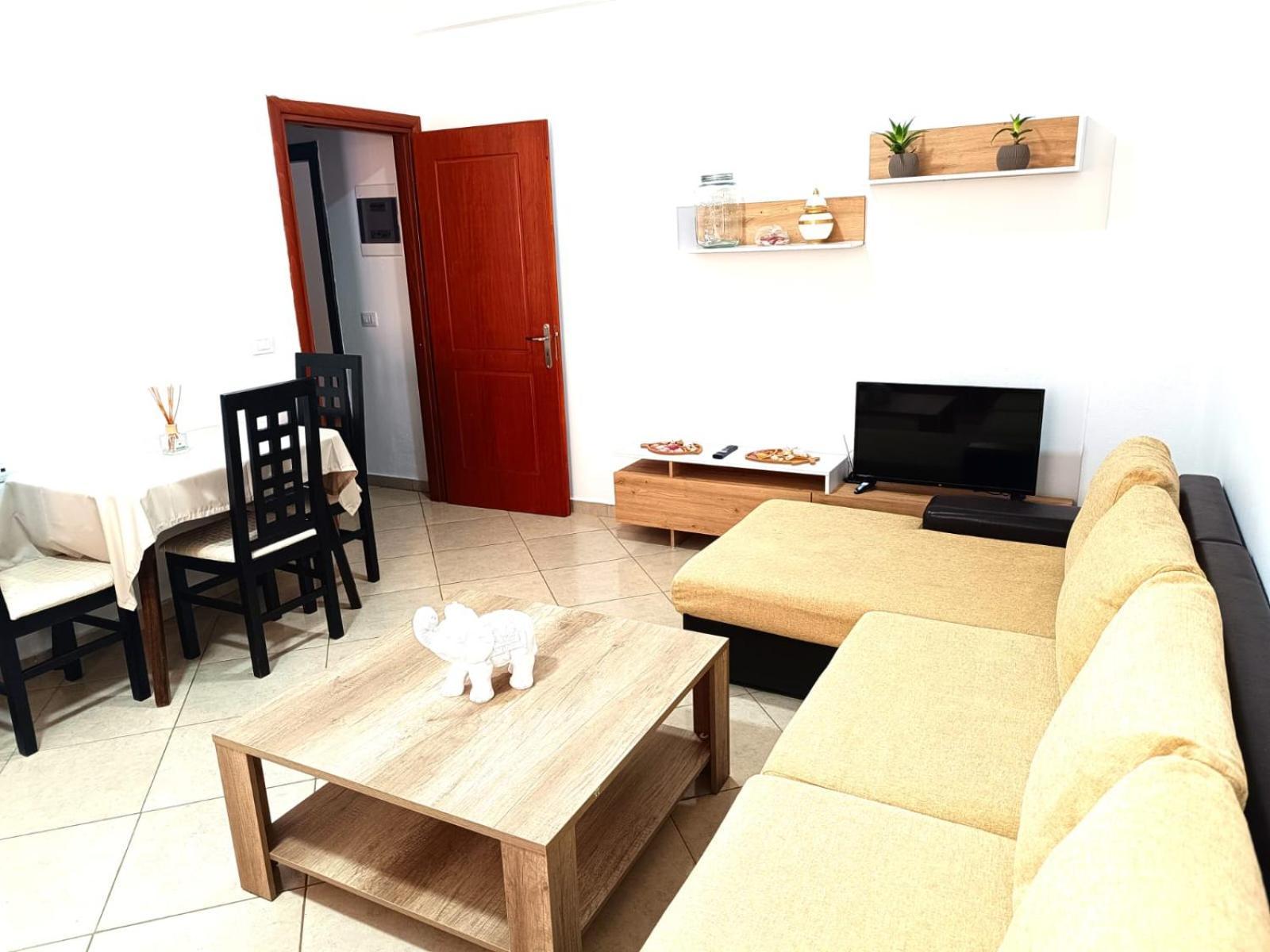 Atlantis Apartments Sarandë Exteriör bild