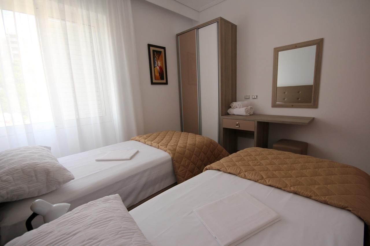 Atlantis Apartments Sarandë Exteriör bild
